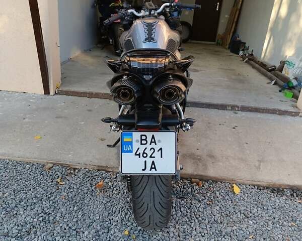 Серый Ямаха FZ6, объемом двигателя 0.6 л и пробегом 54 тыс. км за 5500 $, фото 5 на Automoto.ua