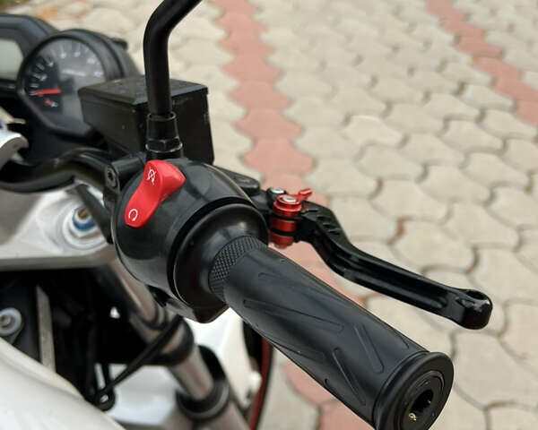 Белый Ямаха FZ6 Fazer, объемом двигателя 0.6 л и пробегом 50 тыс. км за 5400 $, фото 10 на Automoto.ua