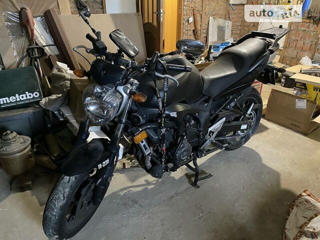 Черный Ямаха FZ6 Fazer, объемом двигателя 0.6 л и пробегом 40 тыс. км за 4400 $, фото 1 на Automoto.ua