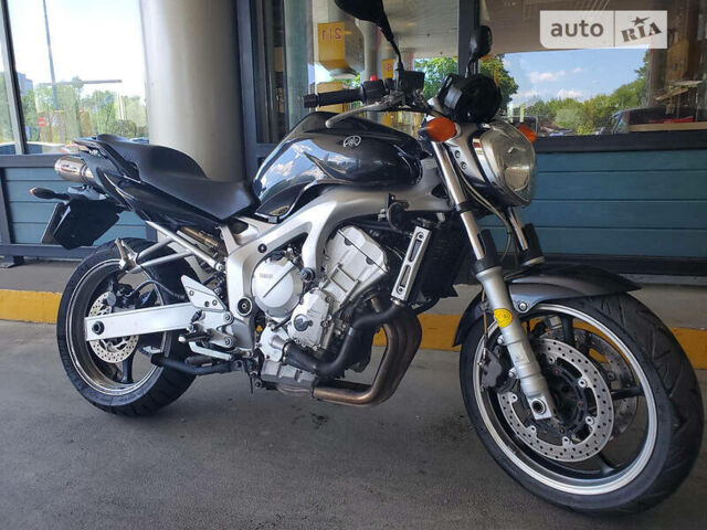 Черный Ямаха FZ6 Fazer, объемом двигателя 0.6 л и пробегом 26 тыс. км за 3300 $, фото 2 на Automoto.ua