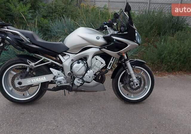 Ямаха FZ6 Fazer 2004 в Харькове на Automoto.ua Ямаха FZ6 Fazer, объемом двигателя 0.6 л и пробегом 36 тыс. км за 4800 $, фото 5 на Automoto.ua