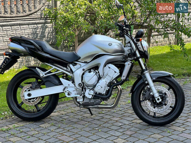 Серый Ямаха FZ6 Fazer, объемом двигателя 0.6 л и пробегом 24 тыс. км за 5500 $, фото 1 на Automoto.ua