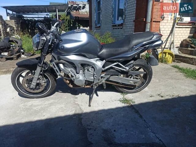 Серый Ямаха FZ6 Fazer, объемом двигателя 0.6 л и пробегом 35 тыс. км за 3700 $, фото 4 на Automoto.ua
