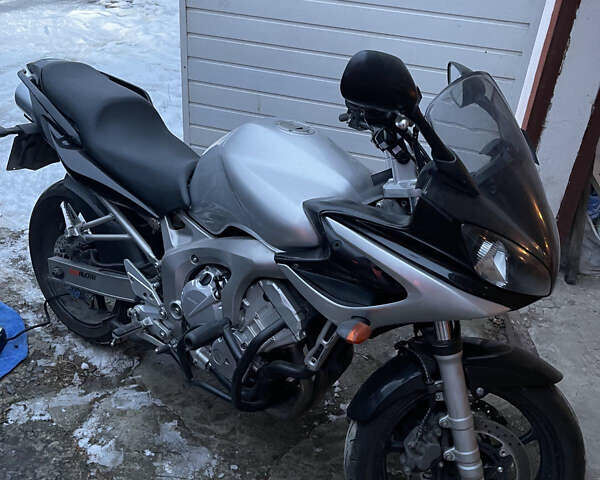 Серый Ямаха FZ6 Fazer, объемом двигателя 0.6 л и пробегом 30 тыс. км за 4500 $, фото 4 на Automoto.ua