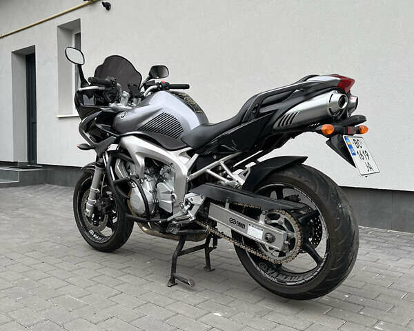 Серый Ямаха FZ6 Fazer, объемом двигателя 0.6 л и пробегом 41 тыс. км за 4700 $, фото 4 на Automoto.ua