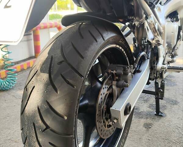 Сірий Ямаха FZ6 Fazer, об'ємом двигуна 0.6 л та пробігом 41 тис. км за 4700 $, фото 5 на Automoto.ua