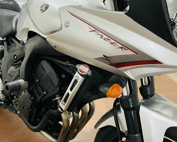 Серый Ямаха FZ6 Fazer, объемом двигателя 0.6 л и пробегом 51 тыс. км за 6300 $, фото 2 на Automoto.ua