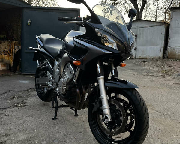 Серый Ямаха FZ6 Fazer, объемом двигателя 0.6 л и пробегом 29 тыс. км за 5400 $, фото 4 на Automoto.ua