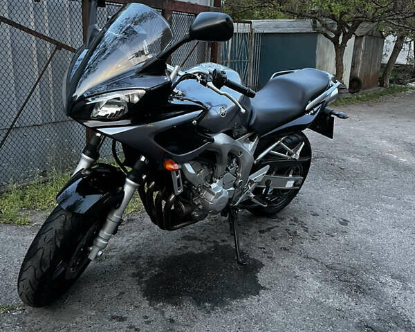 Серый Ямаха FZ6 Fazer, объемом двигателя 0.6 л и пробегом 29 тыс. км за 5400 $, фото 3 на Automoto.ua