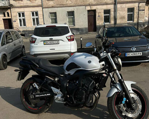 Белый Ямаха FZ6 N, объемом двигателя 0.6 л и пробегом 50 тыс. км за 4800 $, фото 1 на Automoto.ua