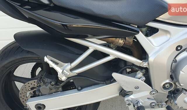 Серый Ямаха FZ6 N, объемом двигателя 0.6 л и пробегом 46 тыс. км за 4600 $, фото 19 на Automoto.ua