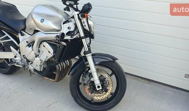 Серый Ямаха FZ6 N, объемом двигателя 0.6 л и пробегом 46 тыс. км за 4600 $, фото 3 на Automoto.ua