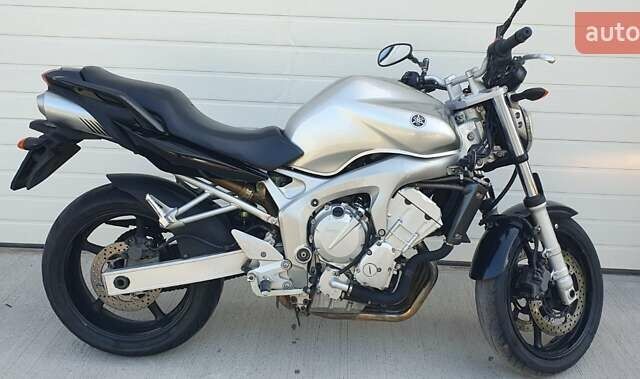 Серый Ямаха FZ6 N, объемом двигателя 0.6 л и пробегом 46 тыс. км за 4600 $, фото 1 на Automoto.ua