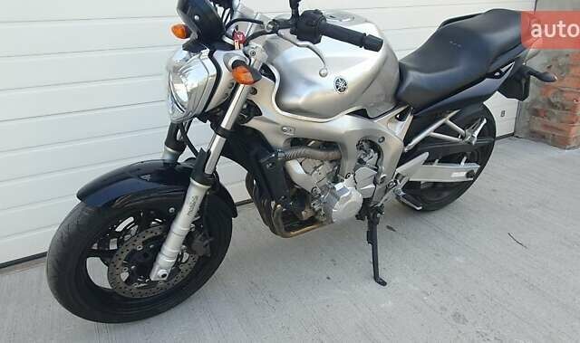 Серый Ямаха FZ6 N, объемом двигателя 0.6 л и пробегом 46 тыс. км за 4600 $, фото 2 на Automoto.ua