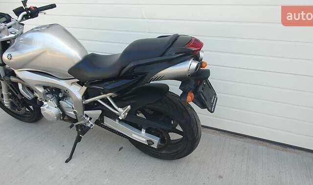 Серый Ямаха FZ6 N, объемом двигателя 0.6 л и пробегом 46 тыс. км за 4600 $, фото 5 на Automoto.ua
