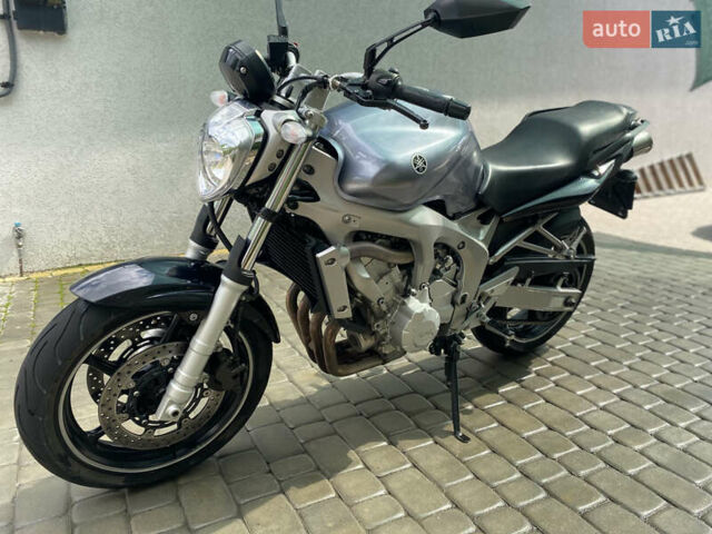 Серый Ямаха FZ6 N, объемом двигателя 0.6 л и пробегом 40 тыс. км за 4850 $, фото 4 на Automoto.ua