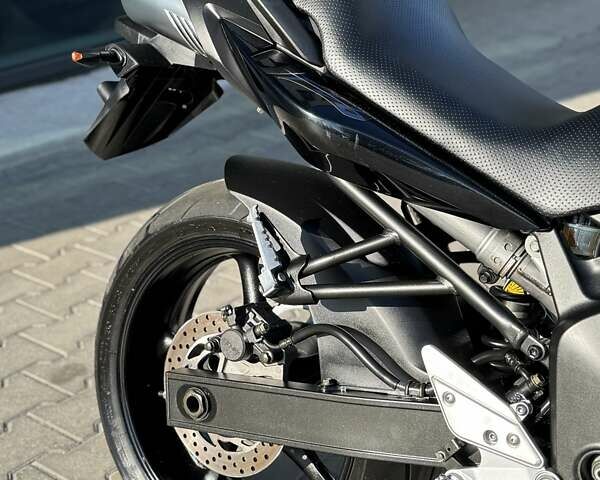 Синий Ямаха FZ6 N, объемом двигателя 0.6 л и пробегом 12 тыс. км за 5499 $, фото 17 на Automoto.ua