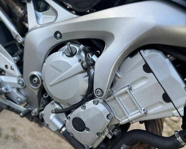 Черный Ямаха FZ6 S, объемом двигателя 0.6 л и пробегом 76 тыс. км за 4400 $, фото 4 на Automoto.ua
