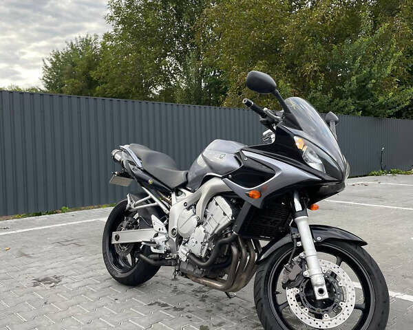 Серый Ямаха FZ6 S, объемом двигателя 0.6 л и пробегом 50 тыс. км за 4700 $, фото 5 на Automoto.ua