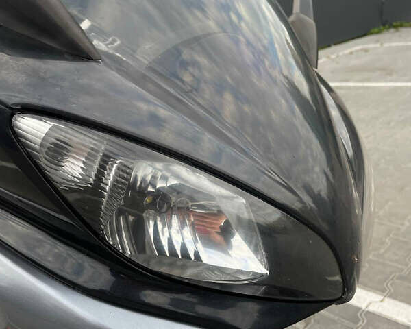 Серый Ямаха FZ6 S, объемом двигателя 0.6 л и пробегом 50 тыс. км за 4700 $, фото 2 на Automoto.ua