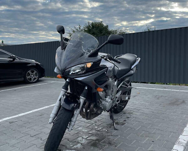 Серый Ямаха FZ6 S, объемом двигателя 0.6 л и пробегом 50 тыс. км за 4700 $, фото 3 на Automoto.ua