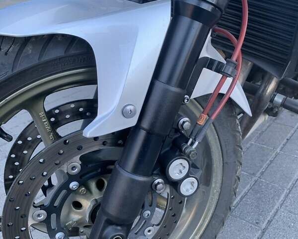 Ямаха FZ6 S2, объемом двигателя 0 л и пробегом 25 тыс. км за 5800 $, фото 10 на Automoto.ua