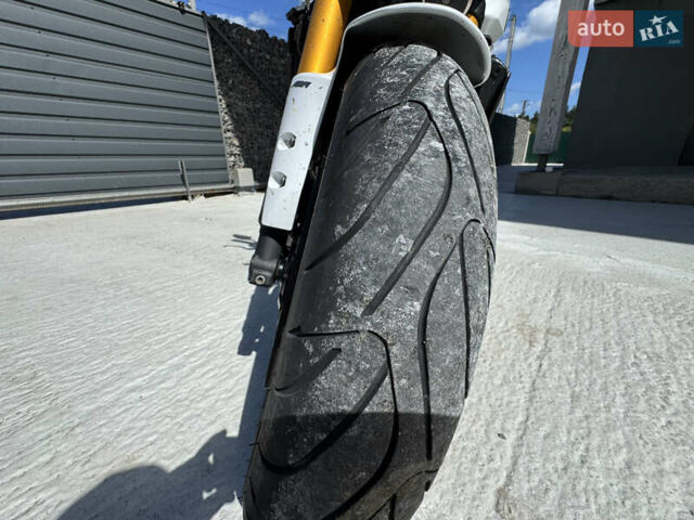 Белый Ямаха FZ8, объемом двигателя 0.78 л и пробегом 34 тыс. км за 7999 $, фото 3 на Automoto.ua