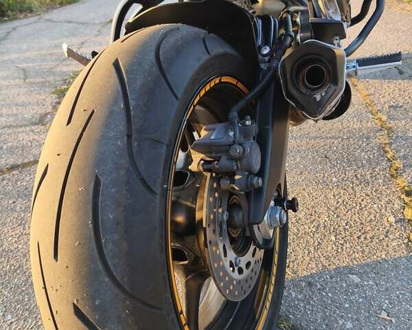 Чорний Ямаха FZ8, об'ємом двигуна 0 л та пробігом 24 тис. км за 7700 $, фото 4 на Automoto.ua