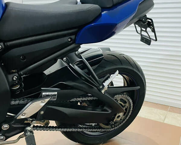 Синий Ямаха FZ8, объемом двигателя 0.8 л и пробегом 33 тыс. км за 8600 $, фото 6 на Automoto.ua