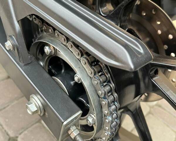 Синий Ямаха FZ 25, объемом двигателя 0.25 л и пробегом 4 тыс. км за 2950 $, фото 9 на Automoto.ua