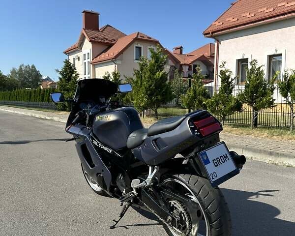 Синий Ямаха FZR 600R, объемом двигателя 0 л и пробегом 36 тыс. км за 2350 $, фото 3 на Automoto.ua