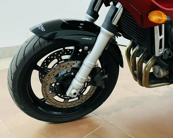 Красный Ямаха FZS 600 Fazer, объемом двигателя 0.6 л и пробегом 9 тыс. км за 6200 $, фото 9 на Automoto.ua