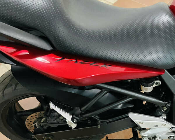 Красный Ямаха FZS 600 Fazer, объемом двигателя 0.6 л и пробегом 9 тыс. км за 6200 $, фото 5 на Automoto.ua