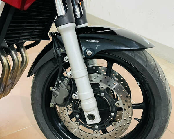 Красный Ямаха FZS 600 Fazer, объемом двигателя 0.6 л и пробегом 9 тыс. км за 6200 $, фото 1 на Automoto.ua