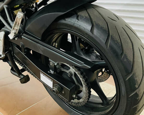 Красный Ямаха FZS 600 Fazer, объемом двигателя 0.6 л и пробегом 9 тыс. км за 6200 $, фото 19 на Automoto.ua