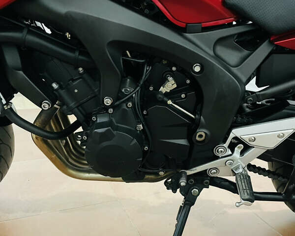 Красный Ямаха FZS 600 Fazer, объемом двигателя 0.6 л и пробегом 9 тыс. км за 6200 $, фото 14 на Automoto.ua