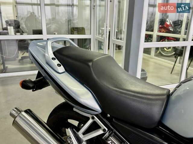 Ямаха FZS 600 Fazer, объемом двигателя 0.6 л и пробегом 22 тыс. км за 3999 $, фото 7 на Automoto.ua