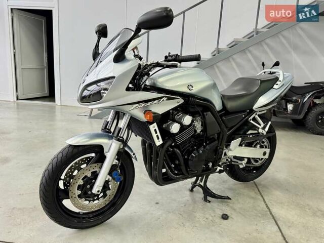 Ямаха FZS 600 Fazer, объемом двигателя 0.6 л и пробегом 22 тыс. км за 3999 $, фото 4 на Automoto.ua