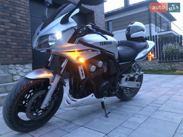 Ямаха FZS 600 Fazer, об'ємом двигуна 0.6 л та пробігом 59 тис. км за 4200 $, фото 2 на Automoto.ua