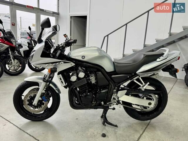 Ямаха FZS 600 Fazer, объемом двигателя 0.6 л и пробегом 22 тыс. км за 3999 $, фото 3 на Automoto.ua