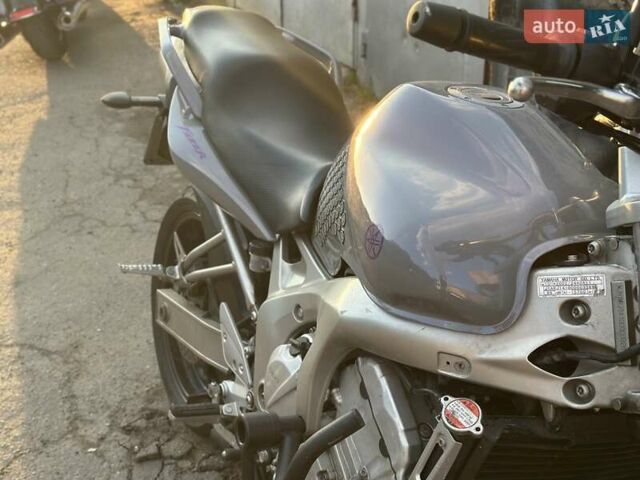 Сірий Ямаха FZS 600 Fazer, об'ємом двигуна 0.6 л та пробігом 50 тис. км за 5300 $, фото 2 на Automoto.ua