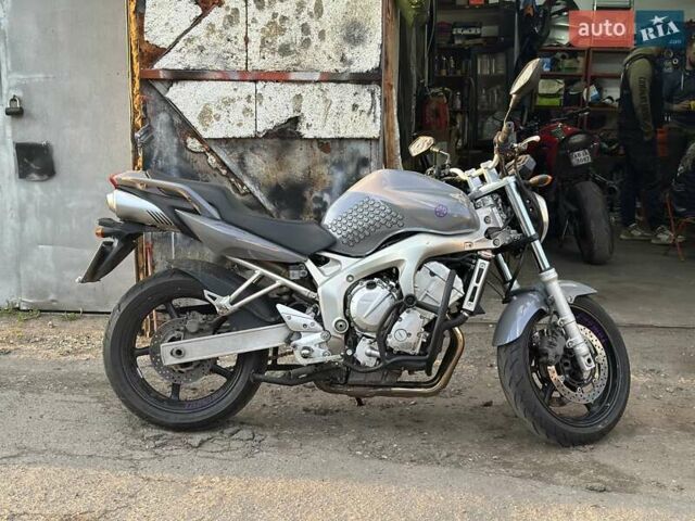 Сірий Ямаха FZS 600 Fazer, об'ємом двигуна 0.6 л та пробігом 50 тис. км за 5300 $, фото 1 на Automoto.ua
