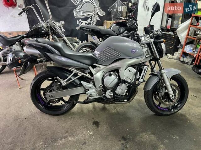 Сірий Ямаха FZS 600 Fazer, об'ємом двигуна 0.6 л та пробігом 50 тис. км за 5300 $, фото 7 на Automoto.ua