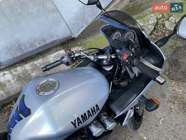 Сірий Ямаха FZS 600 Fazer, об'ємом двигуна 0.6 л та пробігом 56 тис. км за 5800 $, фото 4 на Automoto.ua
