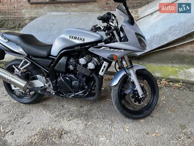 Сірий Ямаха FZS 600 Fazer, об'ємом двигуна 0.6 л та пробігом 56 тис. км за 5800 $, фото 1 на Automoto.ua