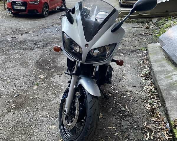 Сірий Ямаха FZS 600 Fazer, об'ємом двигуна 0.6 л та пробігом 56 тис. км за 5800 $, фото 17 на Automoto.ua
