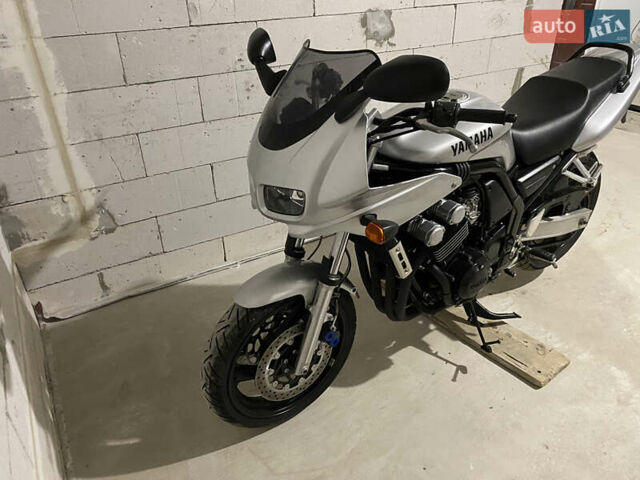 Сірий Ямаха FZS 600 Fazer, об'ємом двигуна 0.6 л та пробігом 11 тис. км за 3850 $, фото 2 на Automoto.ua
