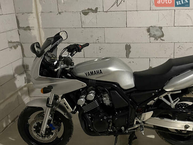 Сірий Ямаха FZS 600 Fazer, об'ємом двигуна 0.6 л та пробігом 11 тис. км за 3850 $, фото 1 на Automoto.ua