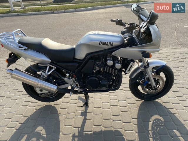 Сірий Ямаха FZS 600 Fazer, об'ємом двигуна 0.6 л та пробігом 11 тис. км за 3850 $, фото 6 на Automoto.ua