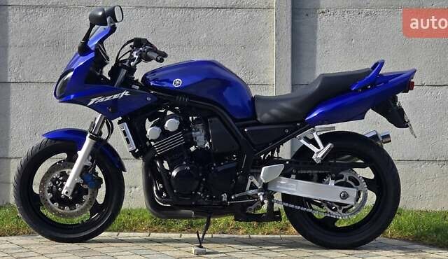 Синий Ямаха FZS 600 Fazer, объемом двигателя 0.6 л и пробегом 40 тыс. км за 4100 $, фото 2 на Automoto.ua